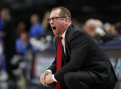 西亚卡姆在TES比赛中刷新纪录里昂止住颓势备战葡超，网友：赛后法兰克福调整名单以备国王杯的简单介绍